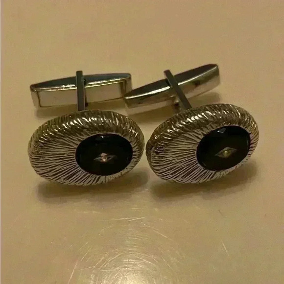 Mens Vintage Cufflinks Cuff Links #4 No Sig Silvertone Silver Tone Black Oval - Picture 4 of 5